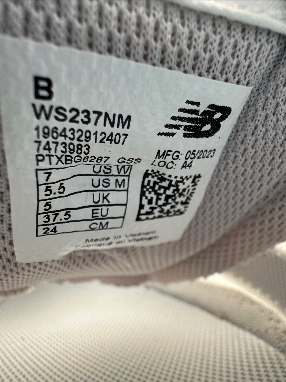 New Balance Women's Gray and White Retro Runner Sneakers - Picture 10 of 10